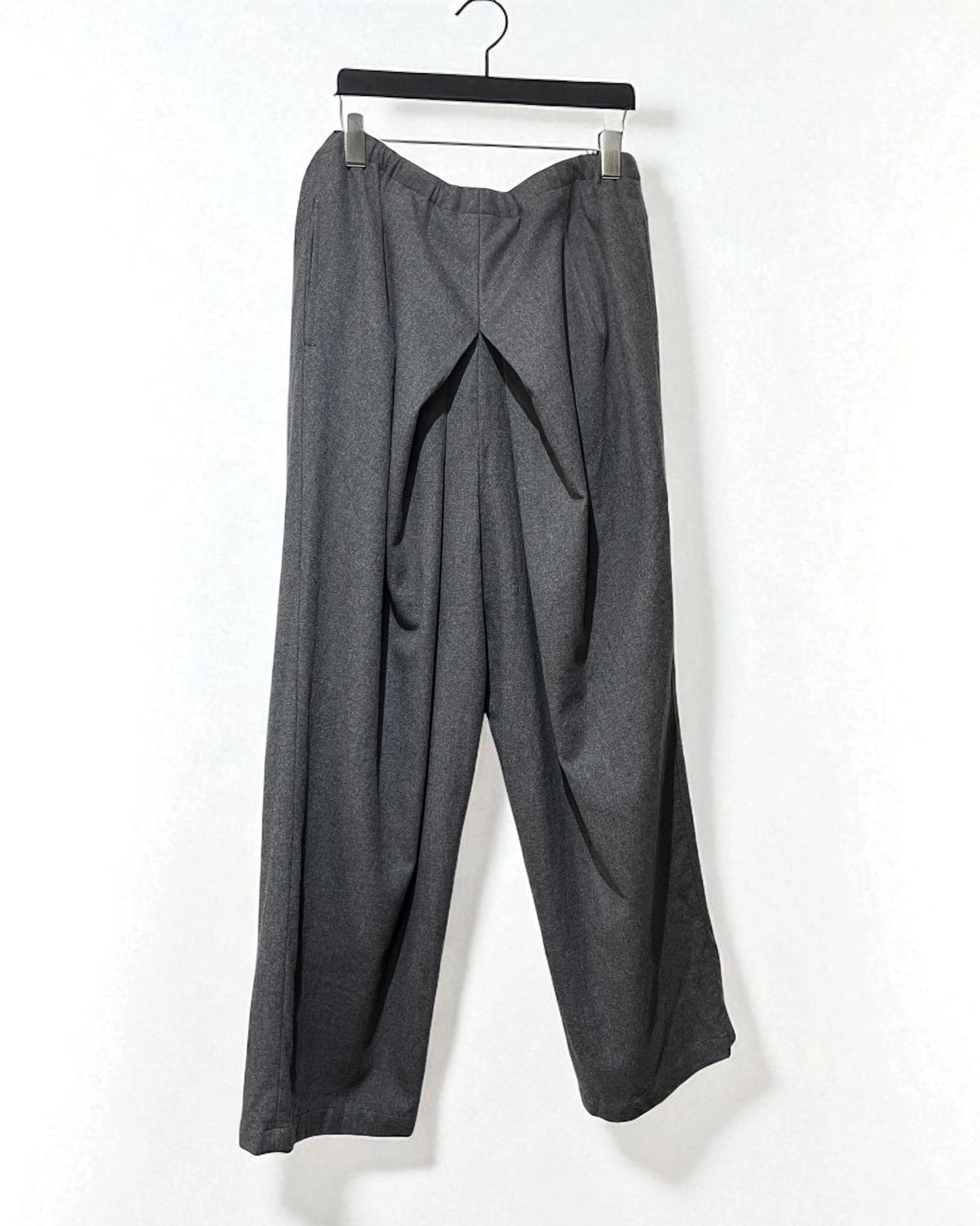 【予約】タンブルウールリラックスプリーツパンツ/ Tumbled Wool Relaxed Wide-Leg Pleated Pants