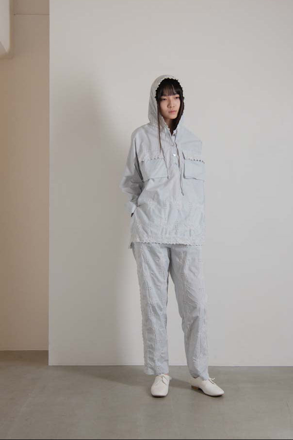 エンブロイダリーレースアノラック/ Embroidered Cotton Lace parka with Pomegranate Motif