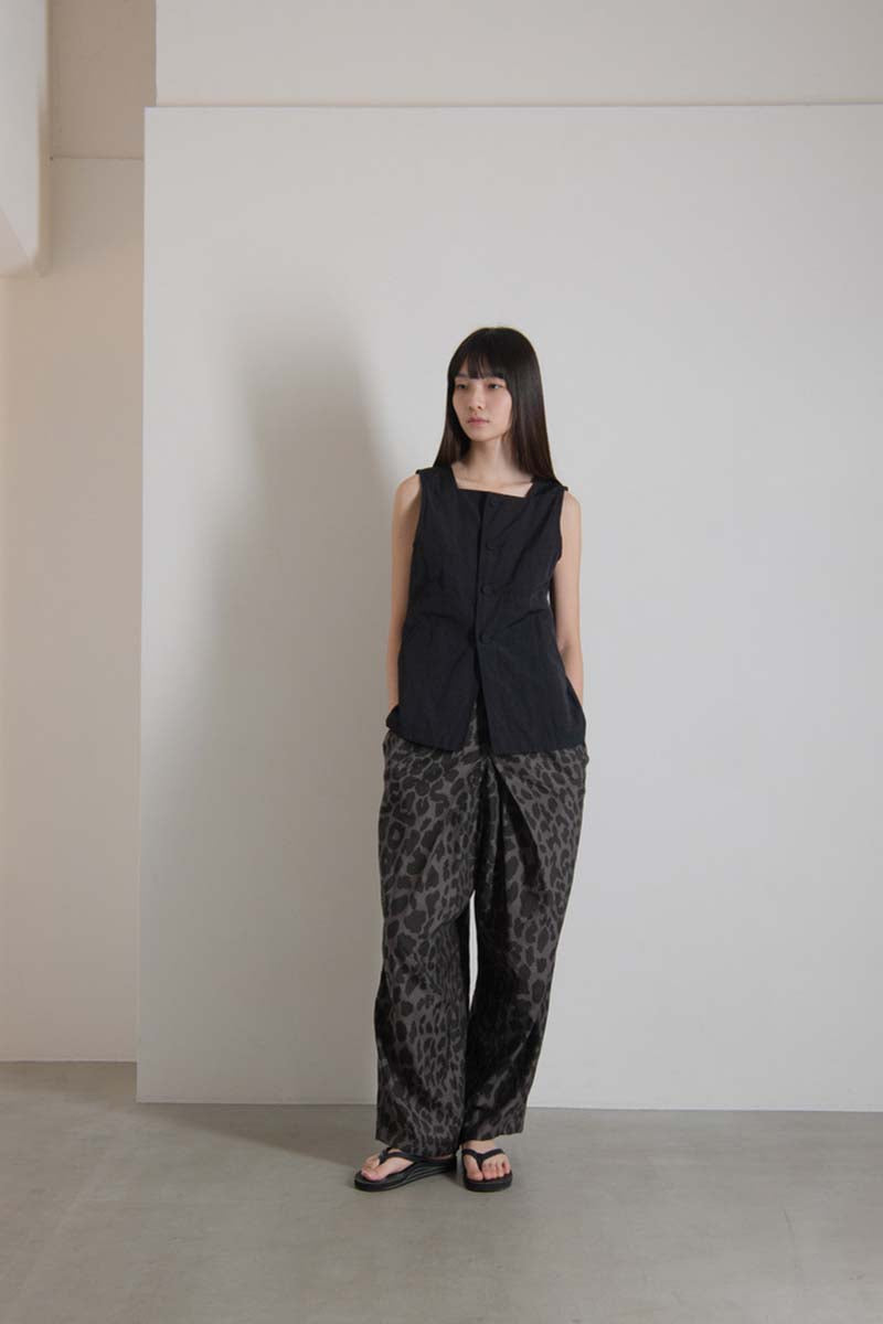 レオパードプリントプリーツパンツ/ Leopard-Print Pleated Pants