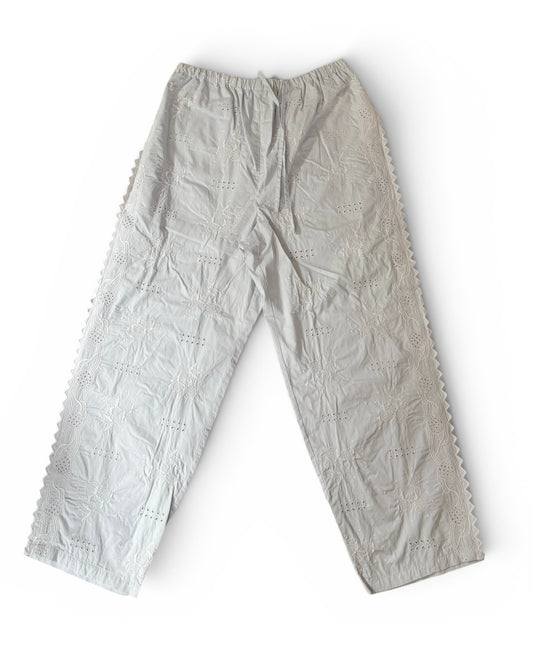 エンブロイダリーレースリラックスパンツ/ Embroidered Cotton Lace Pants with Pomegranate Motif